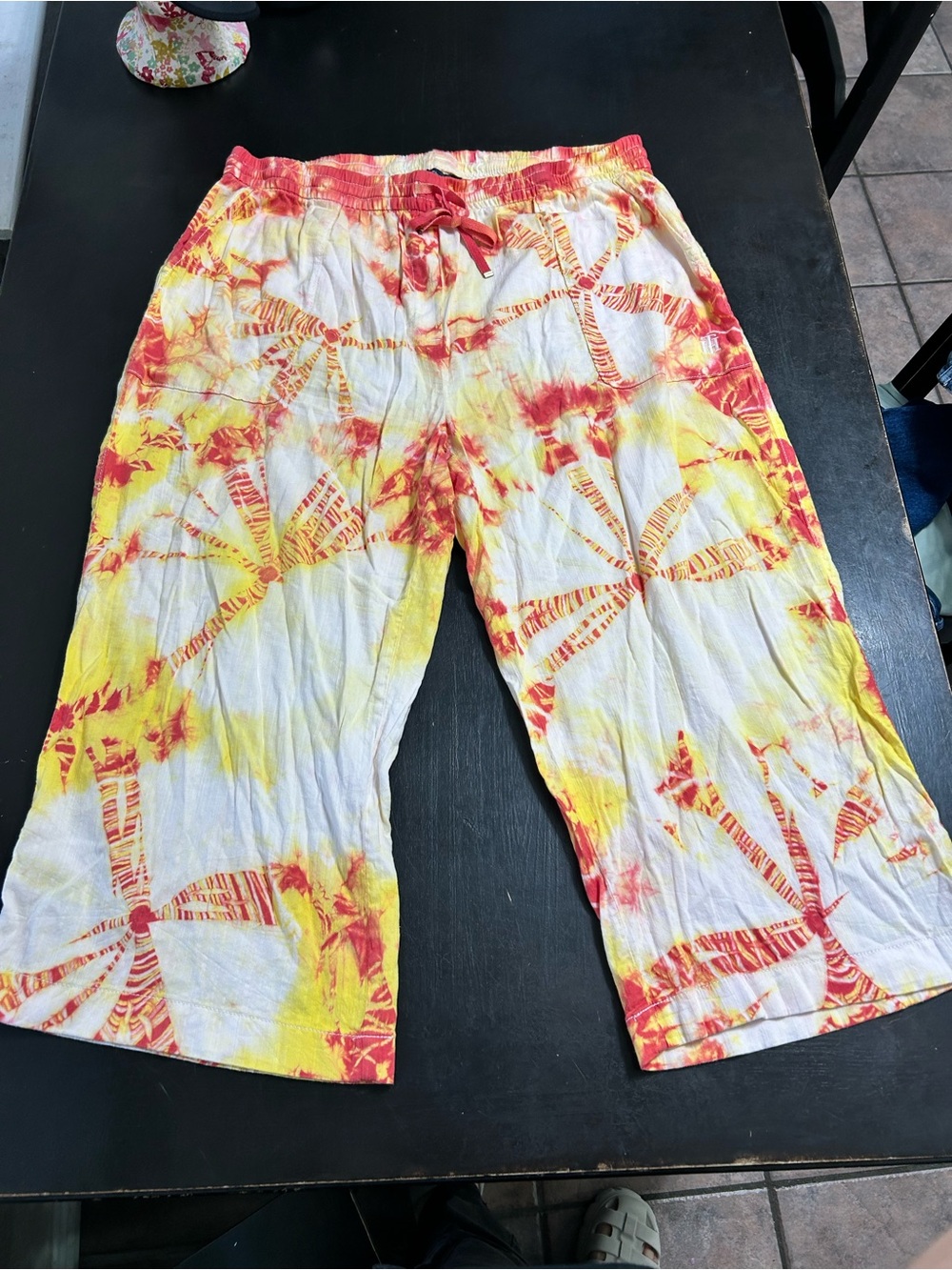 Tommy Hilfiger White Yellow & Red Tie-Dye Palm Capri Shorts